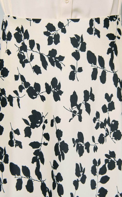 ボタニカルプリントスカート
