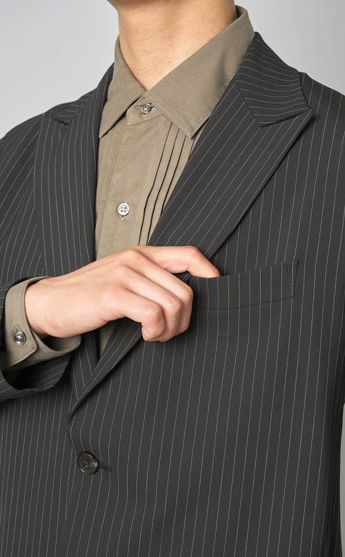 ピークドラペルストライプジャケット