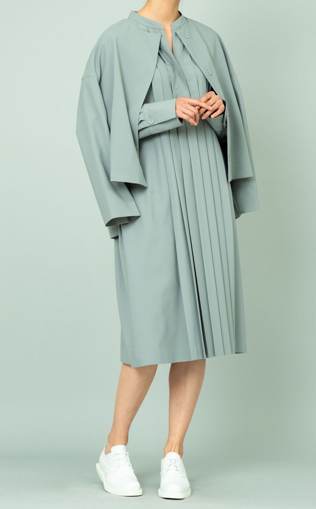 ADORE｜ノーカラードロップショルダージャケット