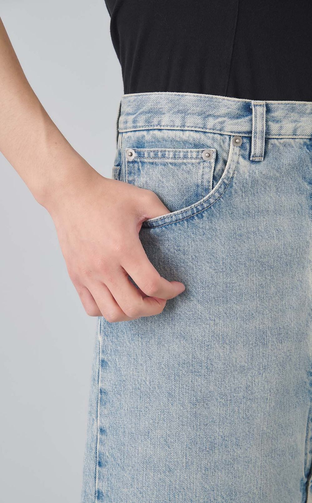 ロークロッチデニムショートパンツ