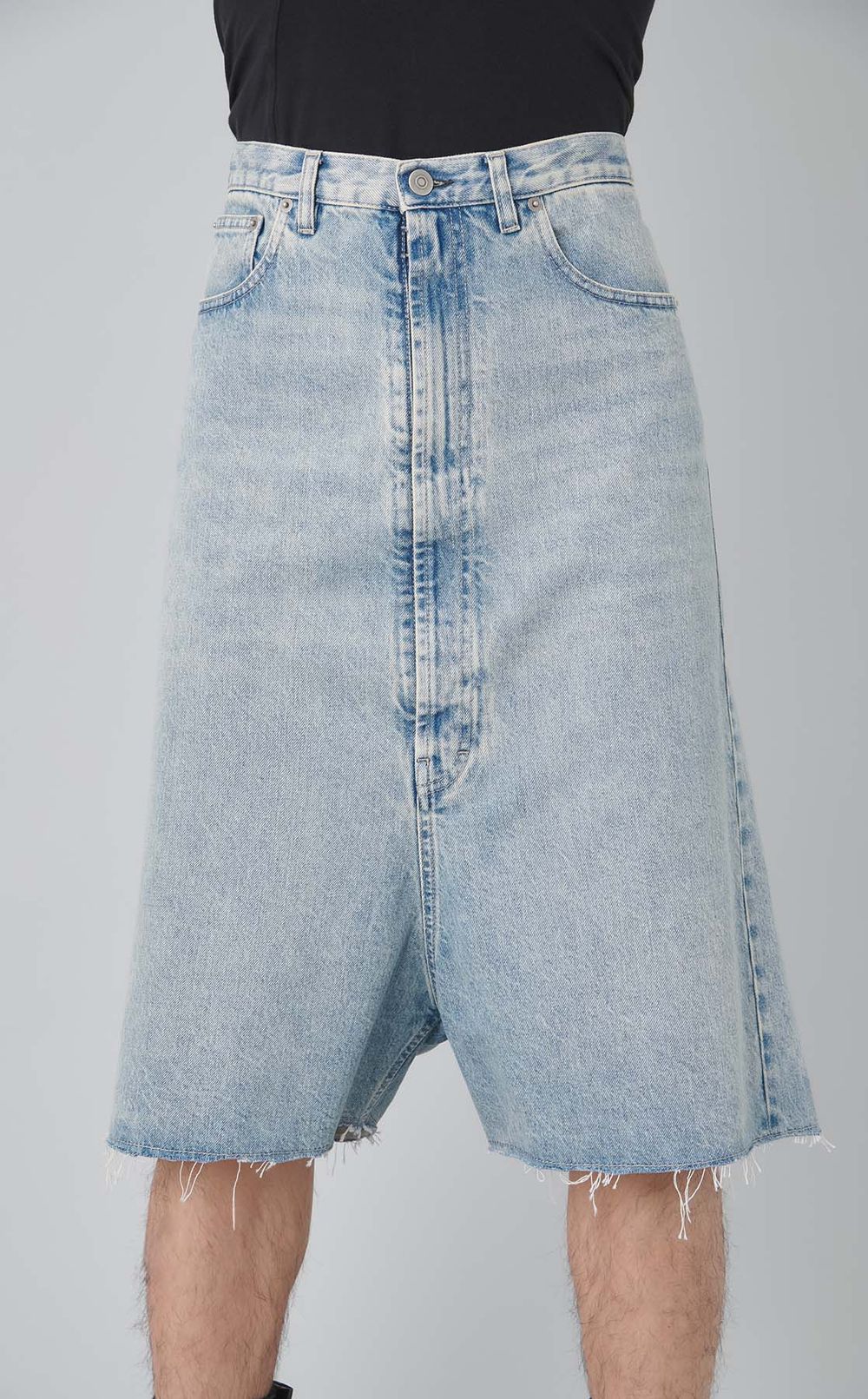 ロークロッチデニムショートパンツ