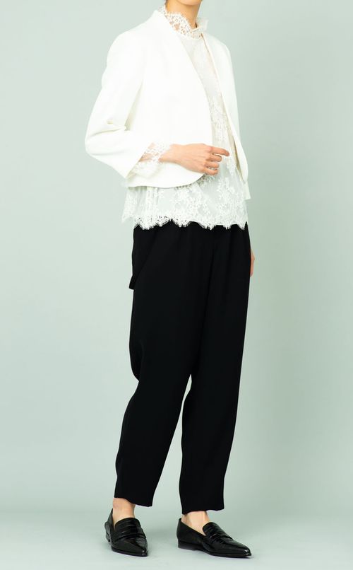 バックぺプラムノーカラージャケット