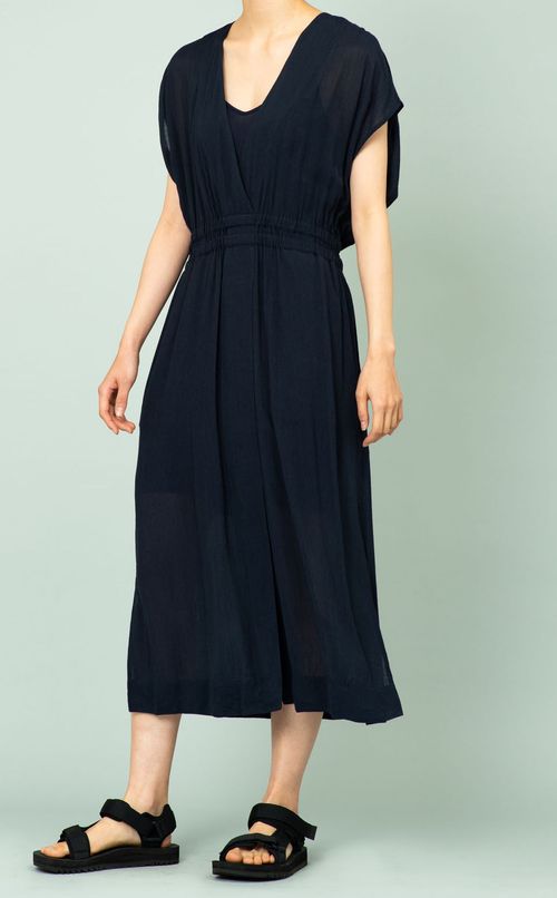 Vネックミディ丈ワンピース