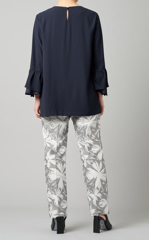 フリルオーバーブラウス