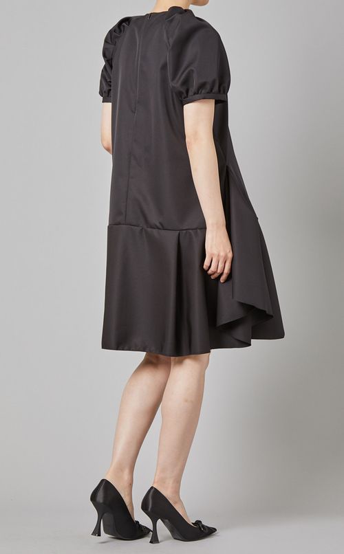 ボリュームスリーブペプラムワンピース