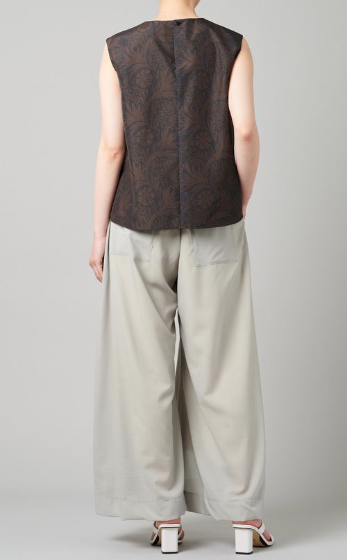 フラワープリントノースリーブブラウス