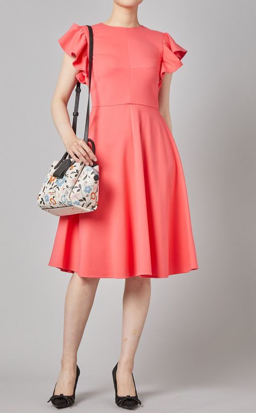 ラッフルスリーブフレアワンピース