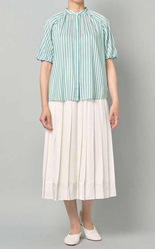 サテンプリーツロングスカート