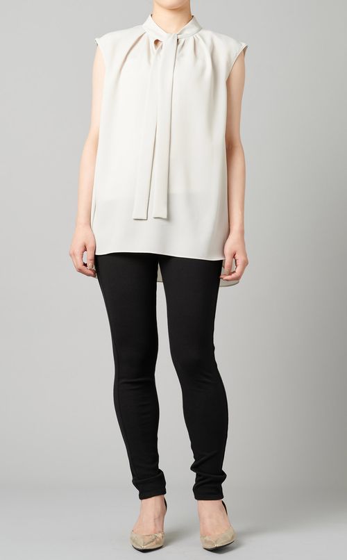 ボウタイノースリーブブラウス