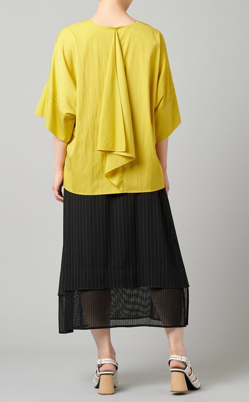 バックサーキュラーブラウス