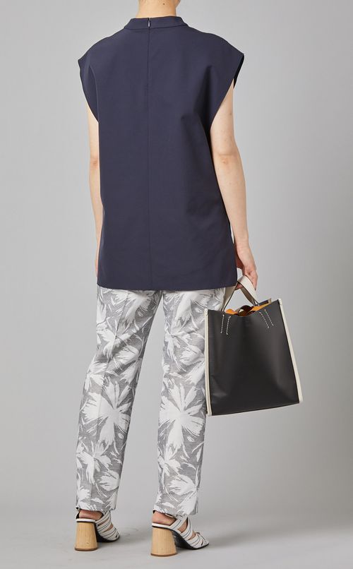 スクエアカットブラウス