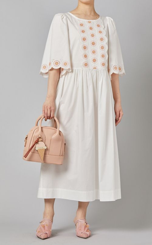 エンブロイダリーワンピース