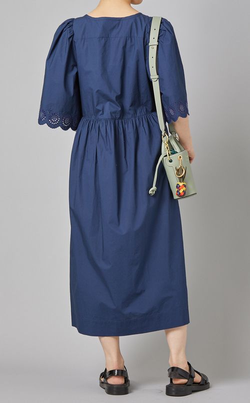 エンブロイダリーワンピース