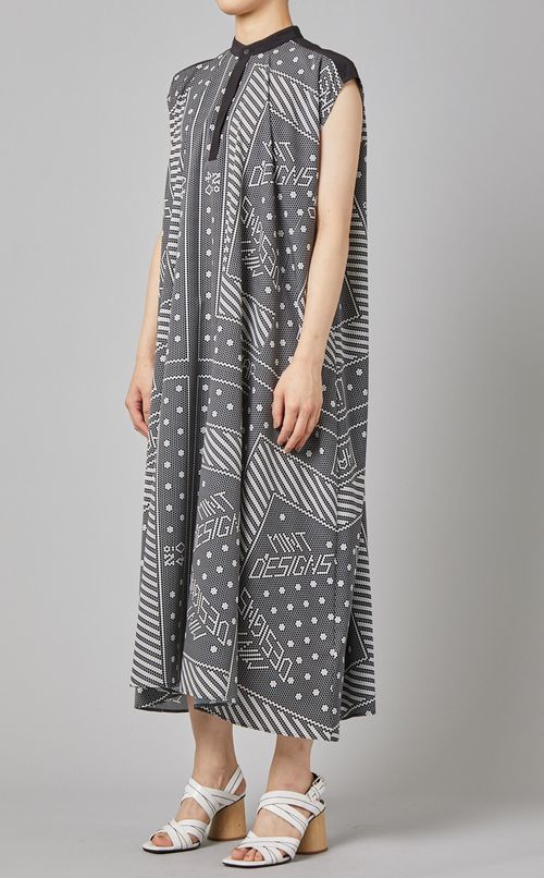 タイルプリントフレアードレス