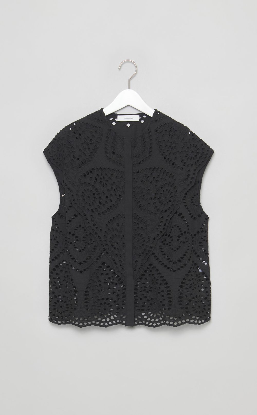 シフリー刺繍スカラップブラウス