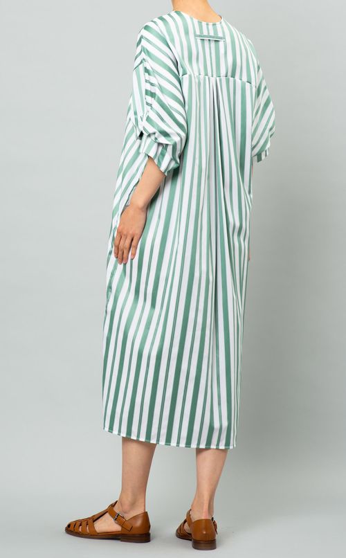 ツイストスリーブワンピース