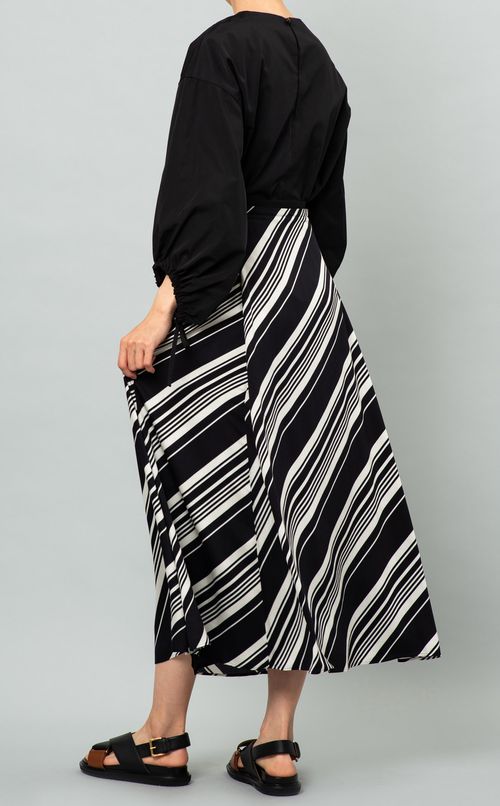 バイアスストライプロングスカート