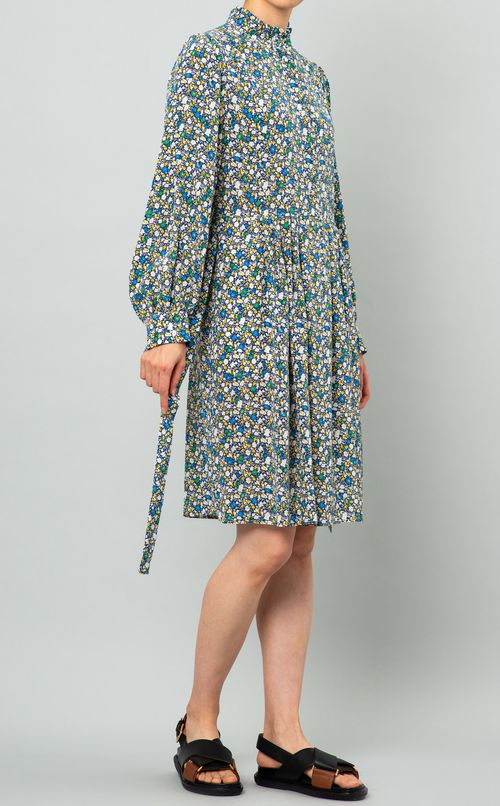 スタンドカラーシルクワンピース