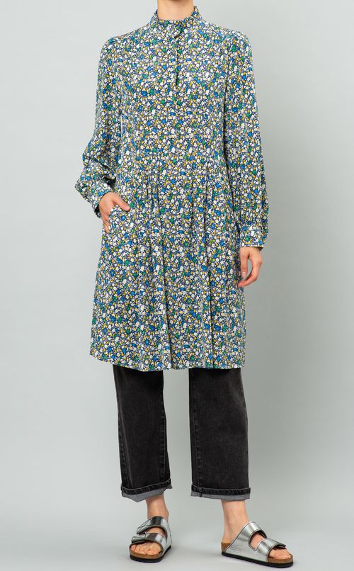 スタンドカラーシルクワンピース