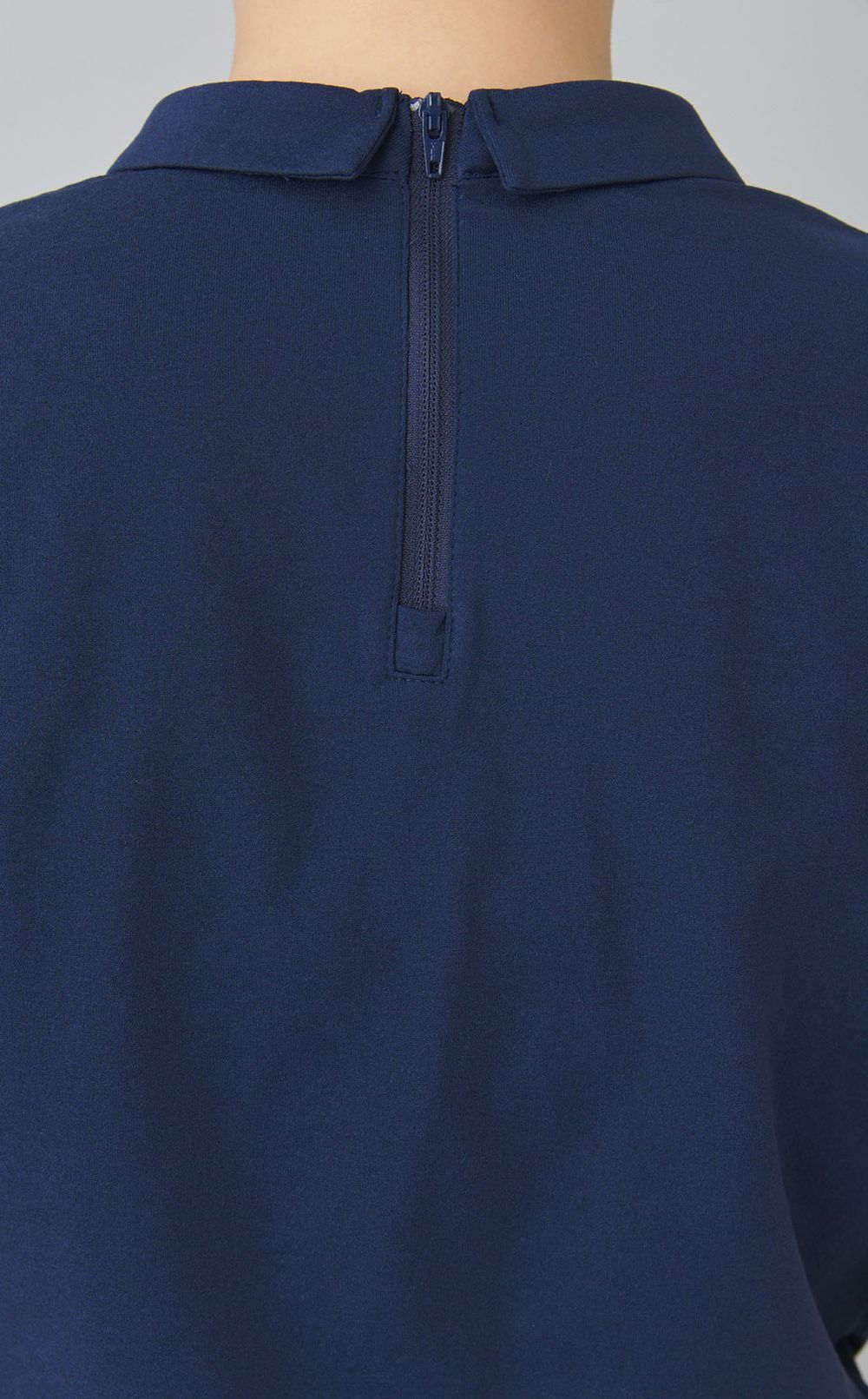 【手洗い可】衿付きラインストーントップス