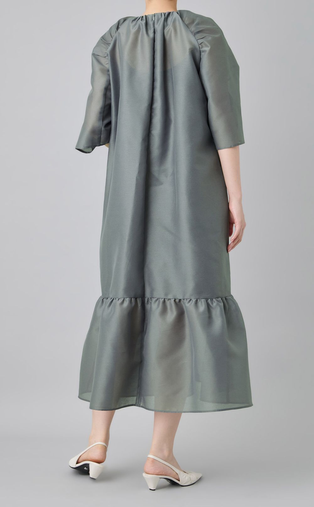 ボリュームスリーブオーガンジードレス