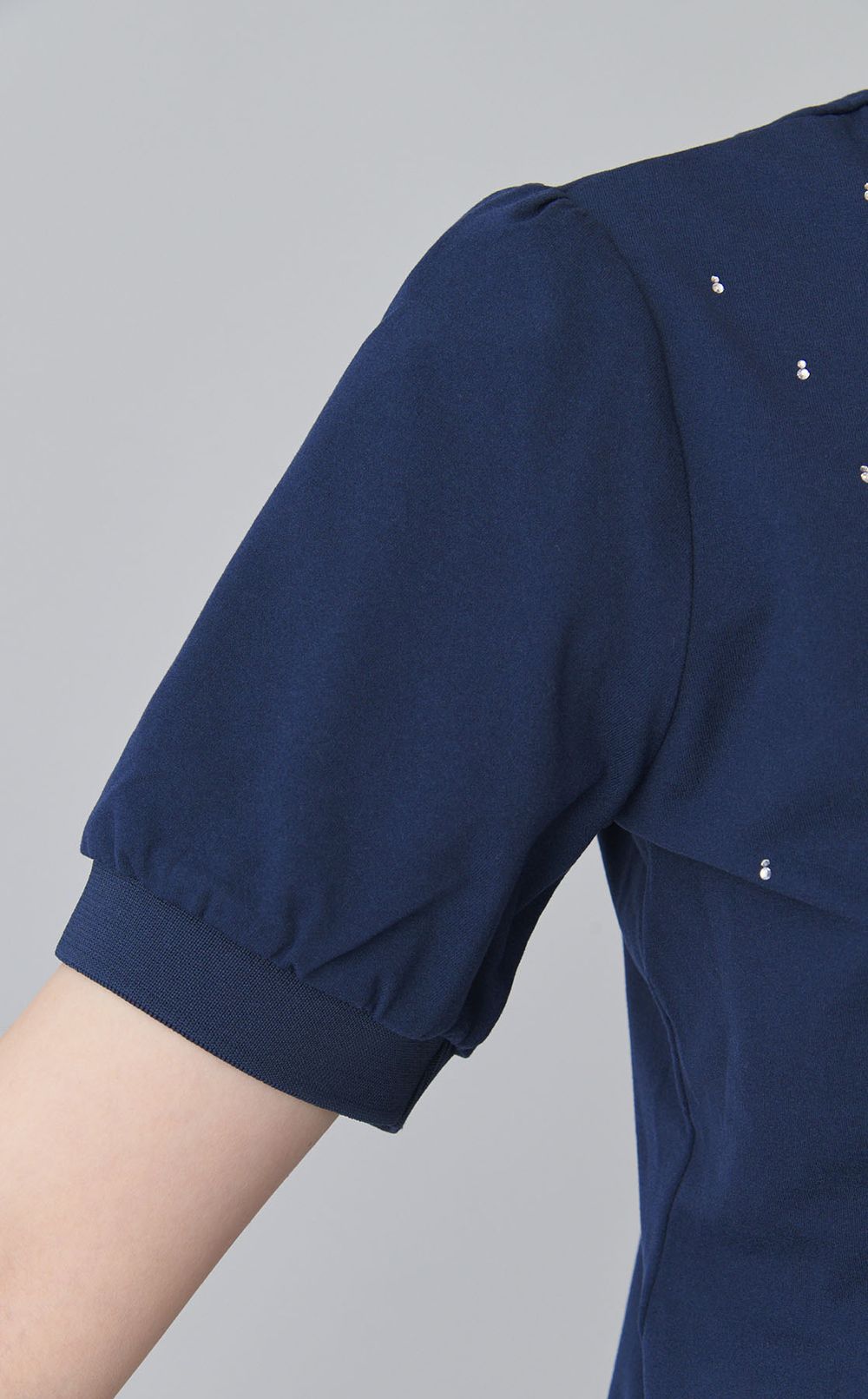 【手洗い可】衿付きラインストーントップス