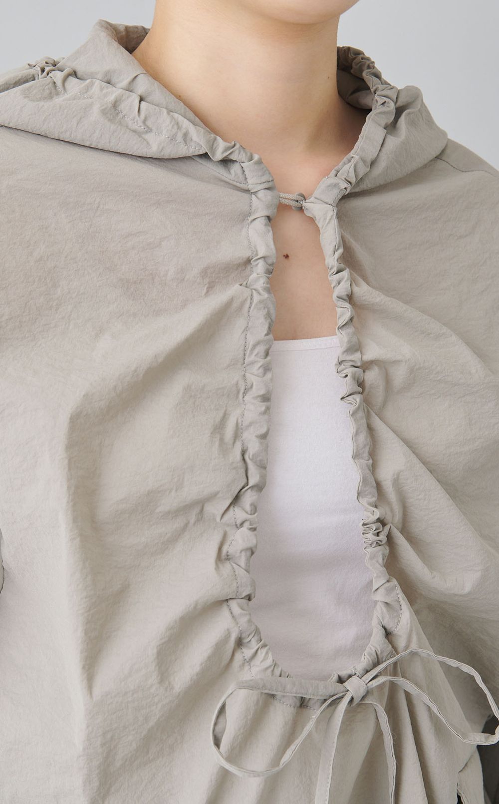 ウォッシャブルギャザーフーディ