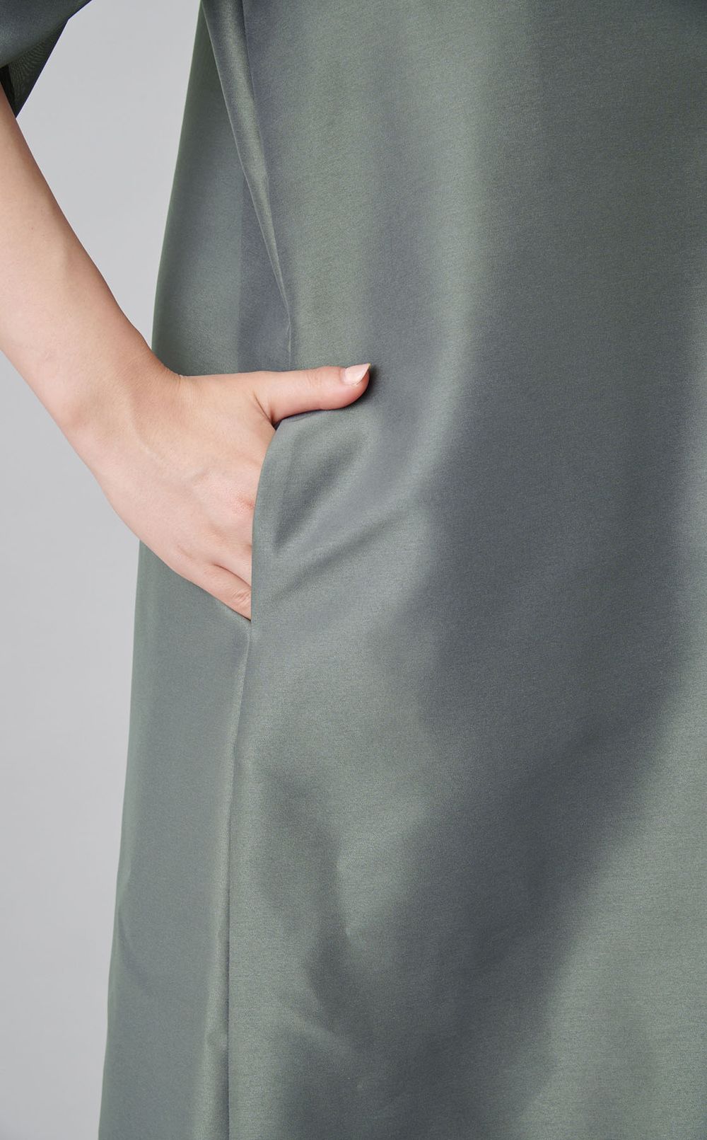 ボリュームスリーブオーガンジードレス