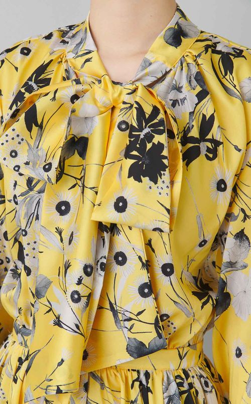 フラワープリントボウタイワンピース