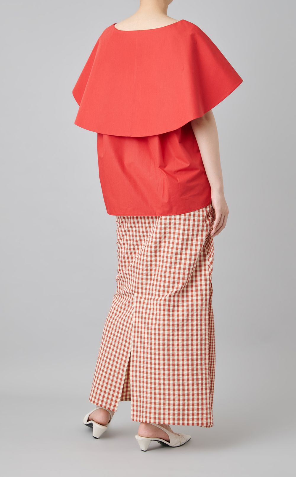 ケープカラーノースリーブシャツ