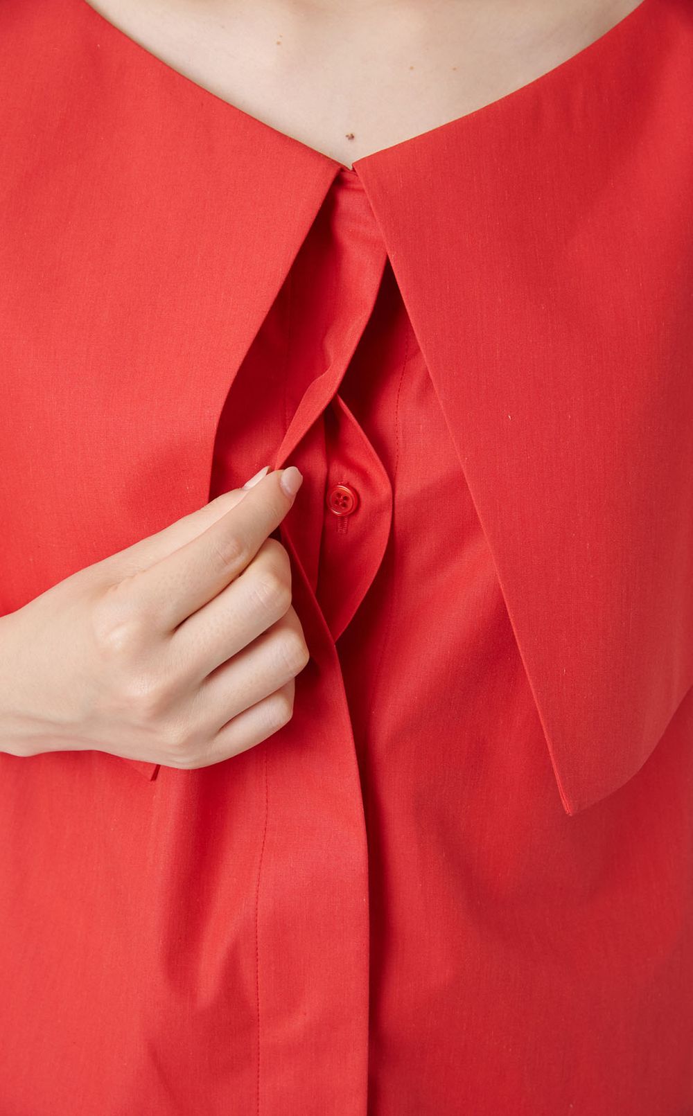 ケープカラーノースリーブシャツ