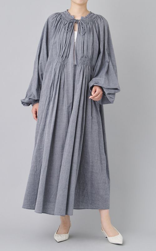 タックシアーボリュームドレス