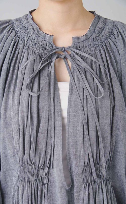 タックシアーボリュームドレス