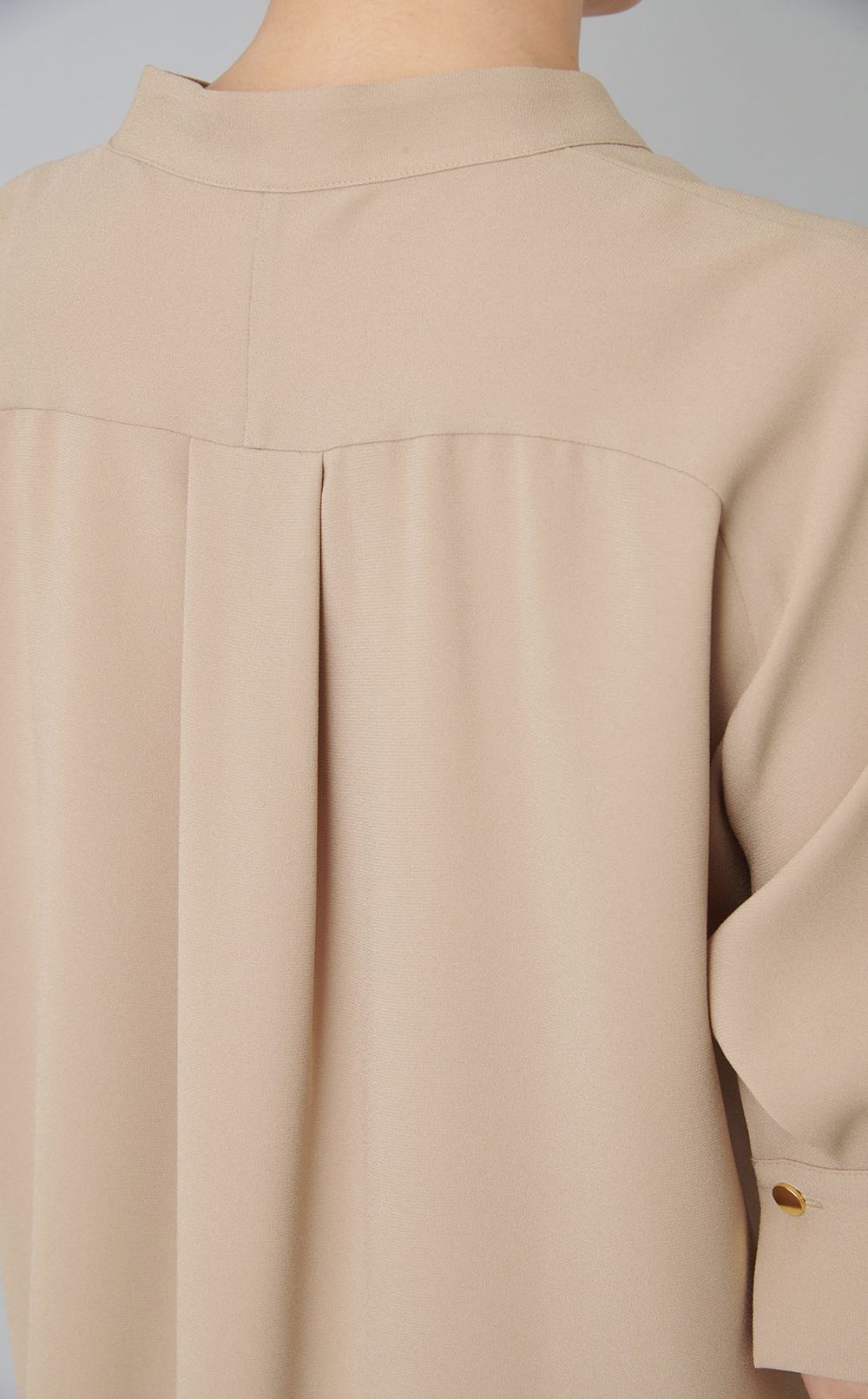 サテンジョーゼットプルオーバーブラウス