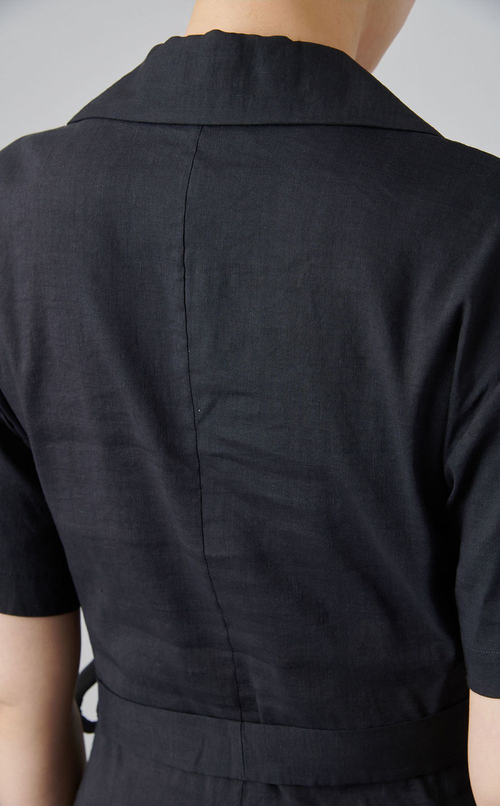 オープンカラーワンピース