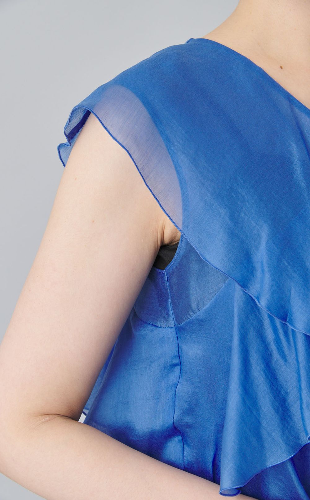 オーガンジーフリルブラウス