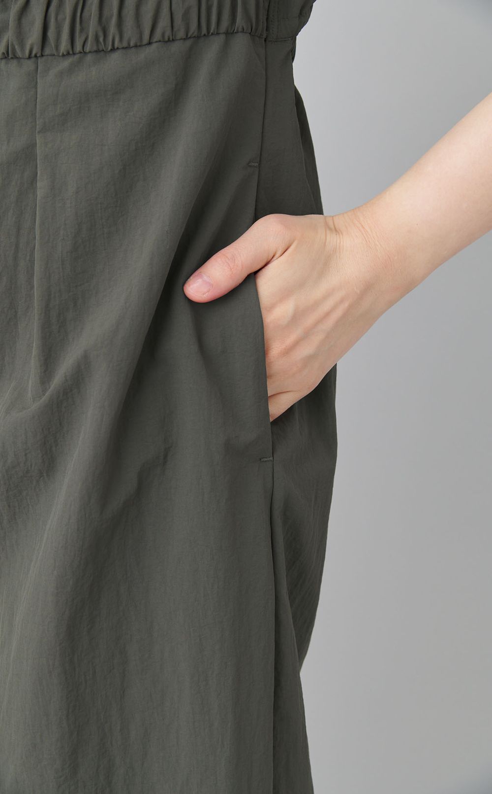 ナイロンドロストワンピース