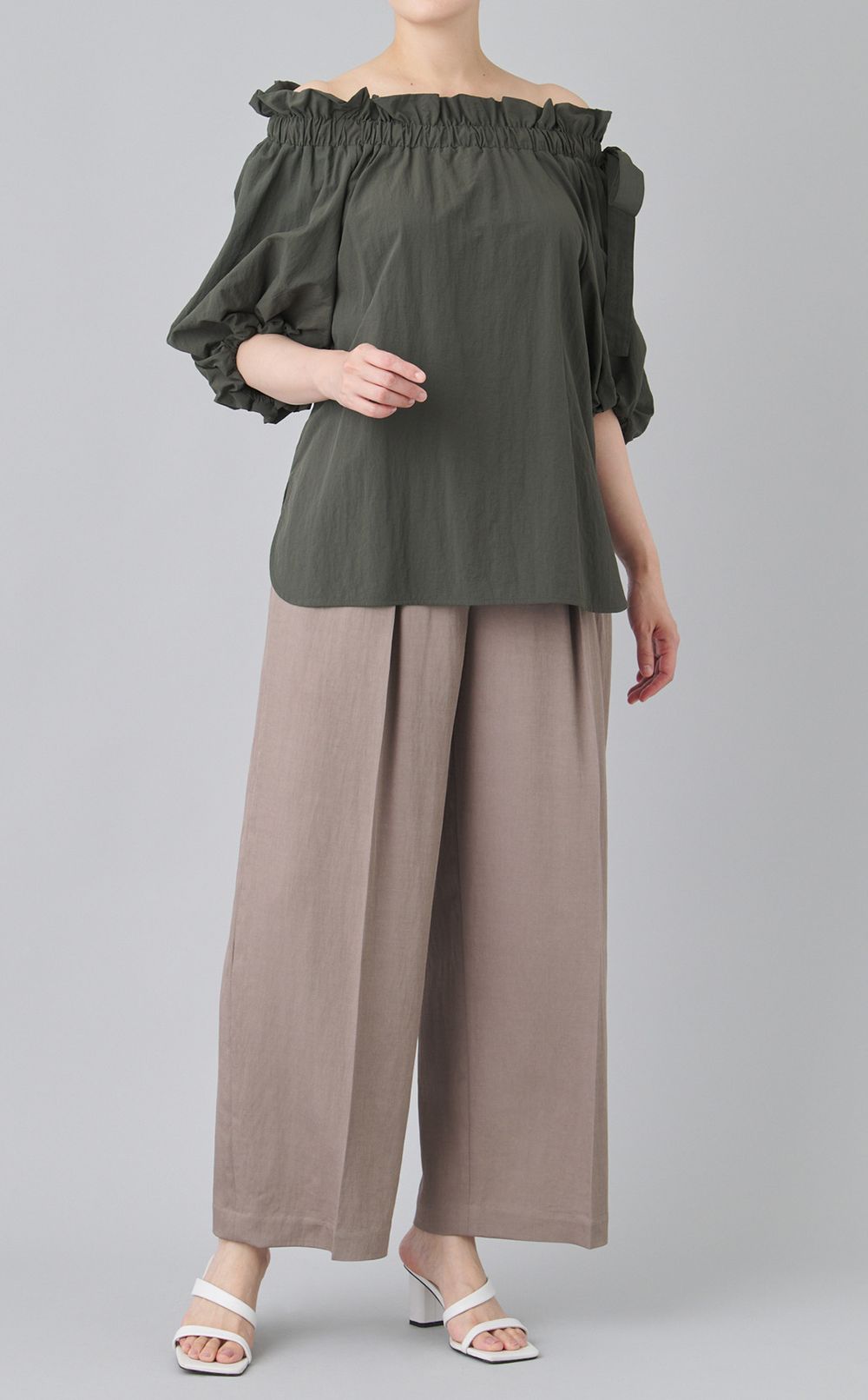 ナイロンオフショルブラウス