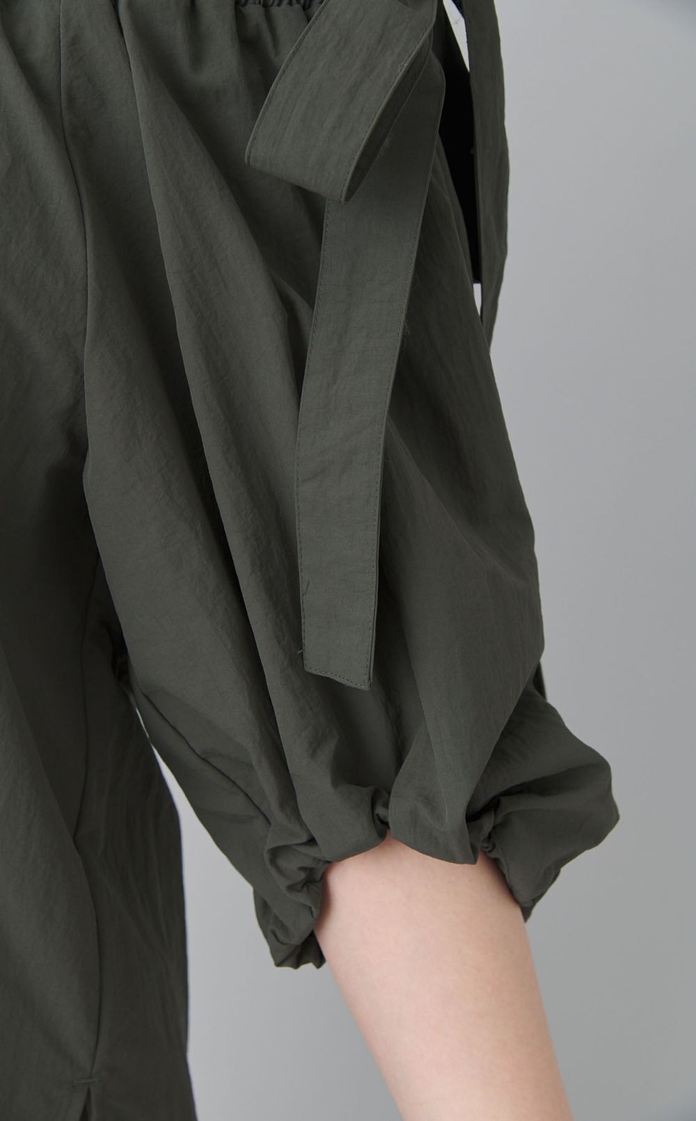 ナイロンオフショルブラウス