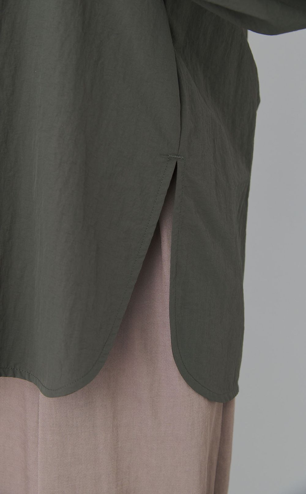 ナイロンオフショルブラウス