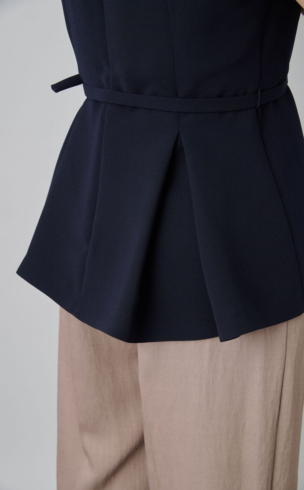 ウォッシャプルビスチェブラウス