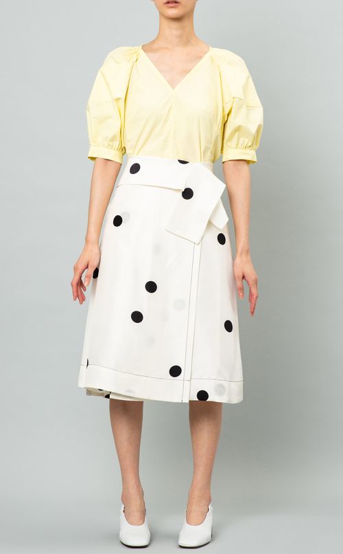 パフスリーブVネックブラウス