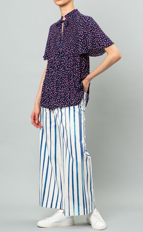 フラワープリントボウタイブラウス