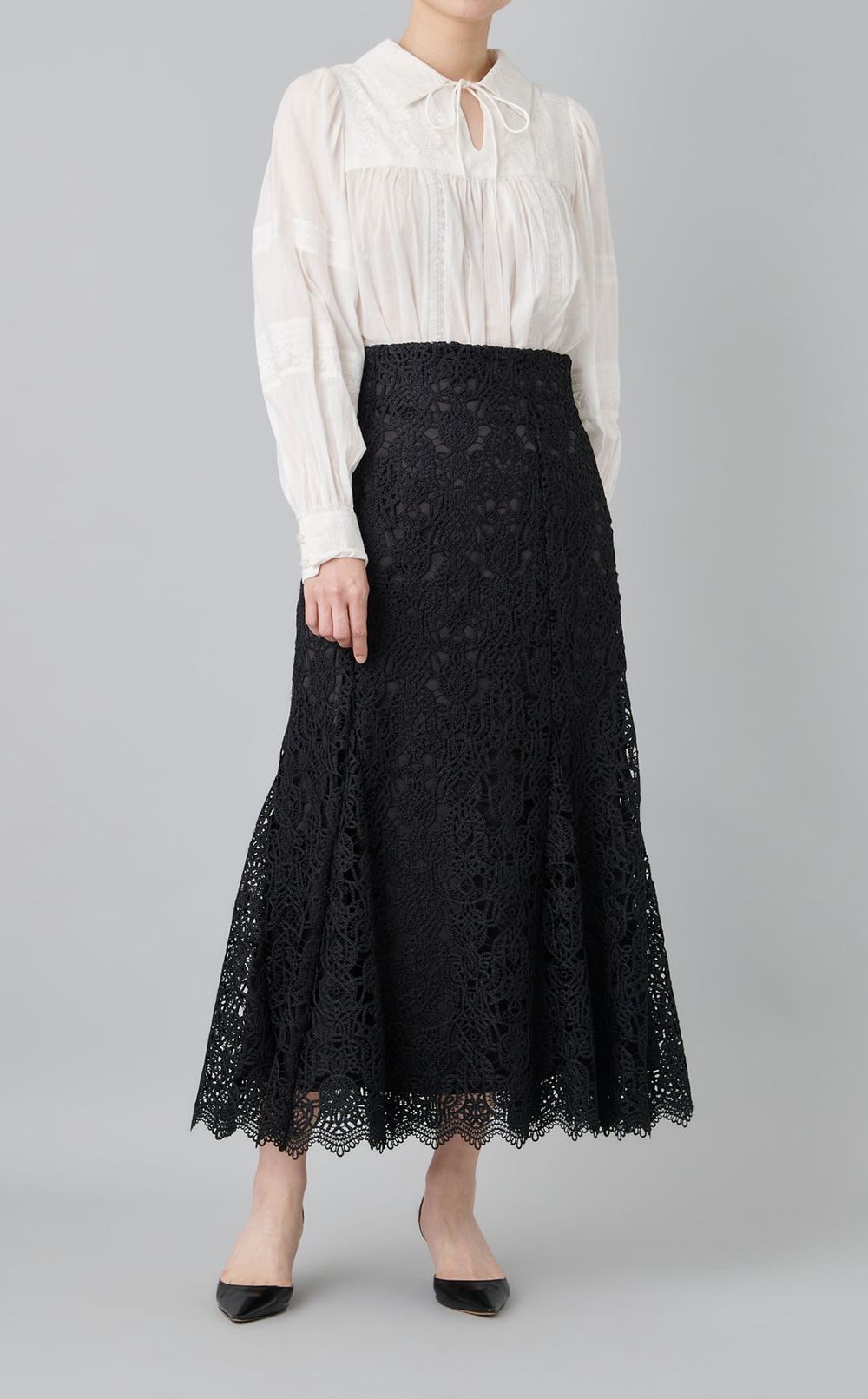 エンブロイダリースモックブラウス