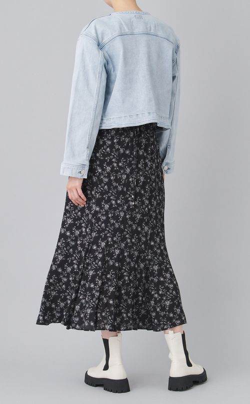 ノーカラーデニムブルゾン