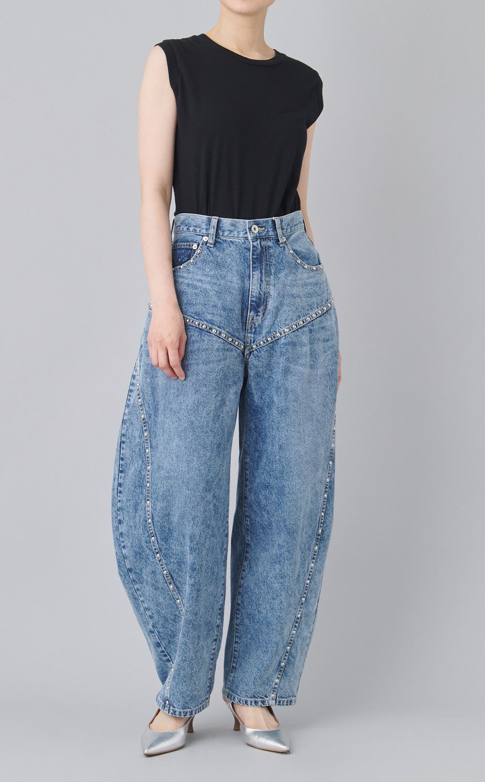 スタッズカーブデニムパンツ