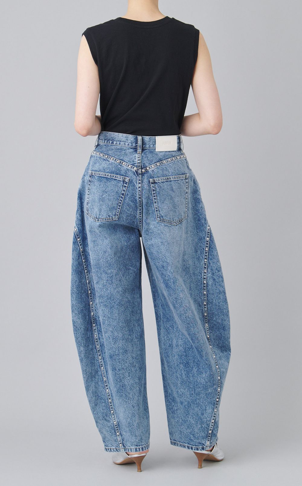 スタッズカーブデニムパンツ