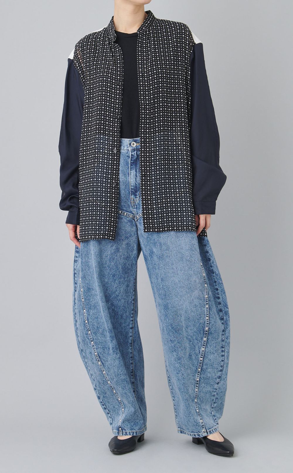 スタッズカーブデニムパンツ