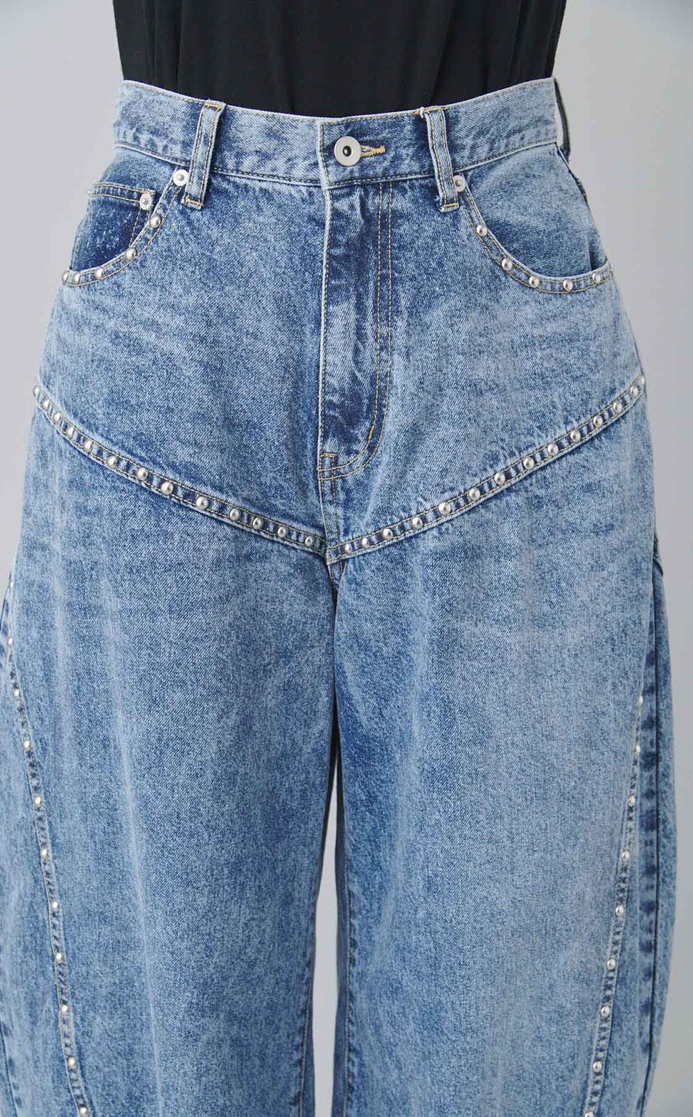 スタッズカーブデニムパンツ