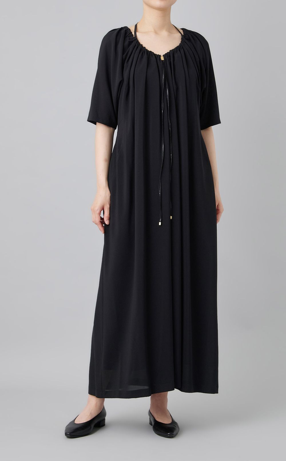 Vネックドローコードギャザーワンピース